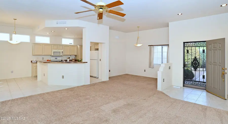 14035 N Biltmore Drive, Oro Valley, AZ 85755 - Image #3