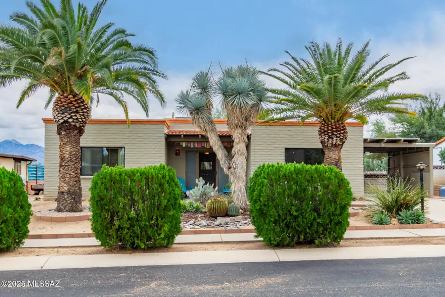 212 E La Espina, Green Valley, AZ 85614 - Image #2