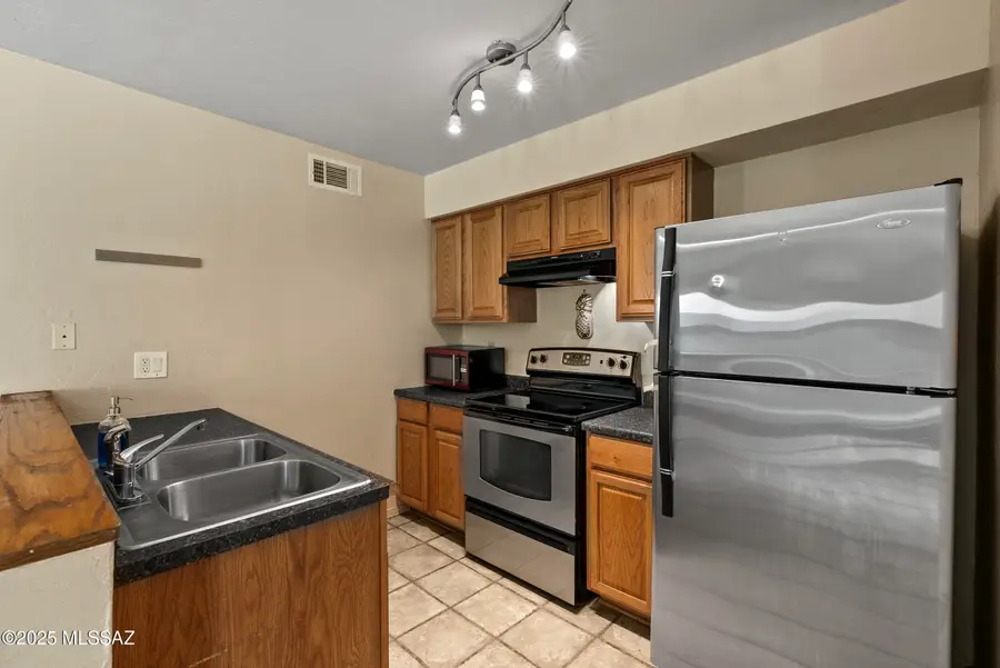 6774 E Calle La Paz #A, Tucson, AZ 85715 - Image #2