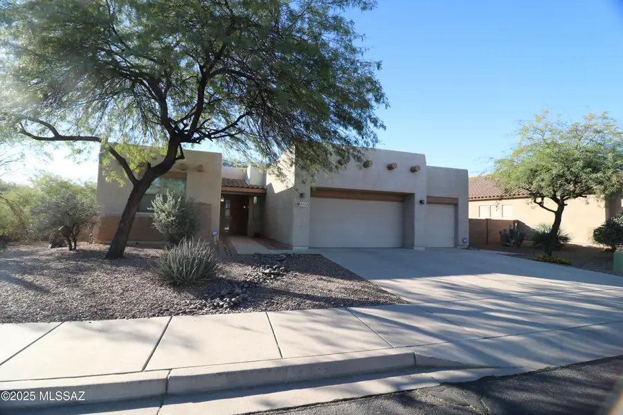8222 N Sombrero Point Drive, Tucson, AZ 85743 - Image #2