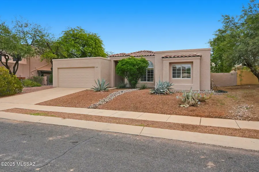 9042 N Sanguine Drive, Tucson, AZ 85743 - Image #3