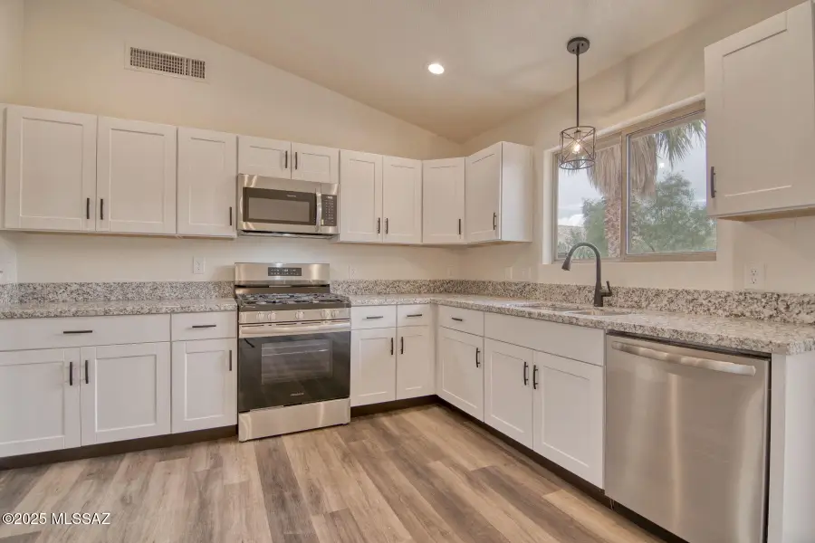 2113 N Jacana Loop, Tucson, AZ 85745 - Image #2