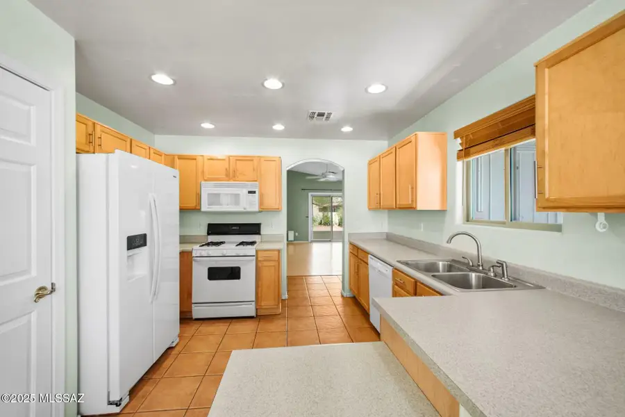 2119 W Painted Sunset Circle, Tucson, AZ 85745 - Image #2