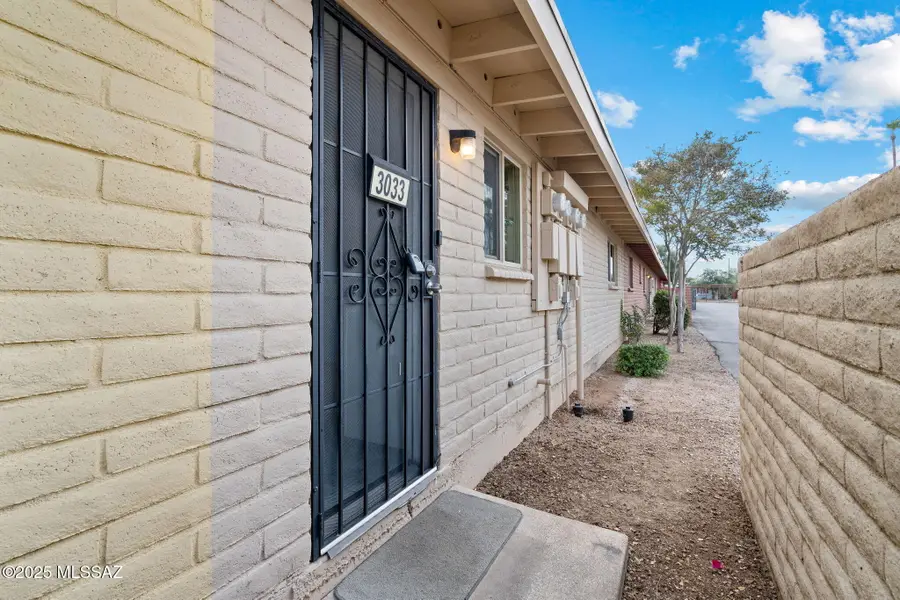 3033 E Blacklidge Drive, Tucson, AZ 85716 - Image #2