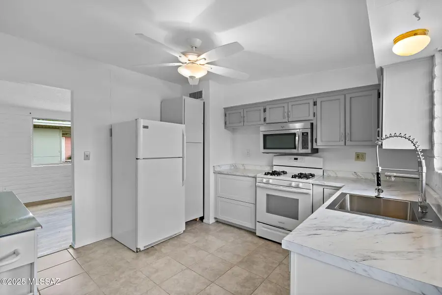 3033 E Blacklidge Drive, Tucson, AZ 85716 - Image #3