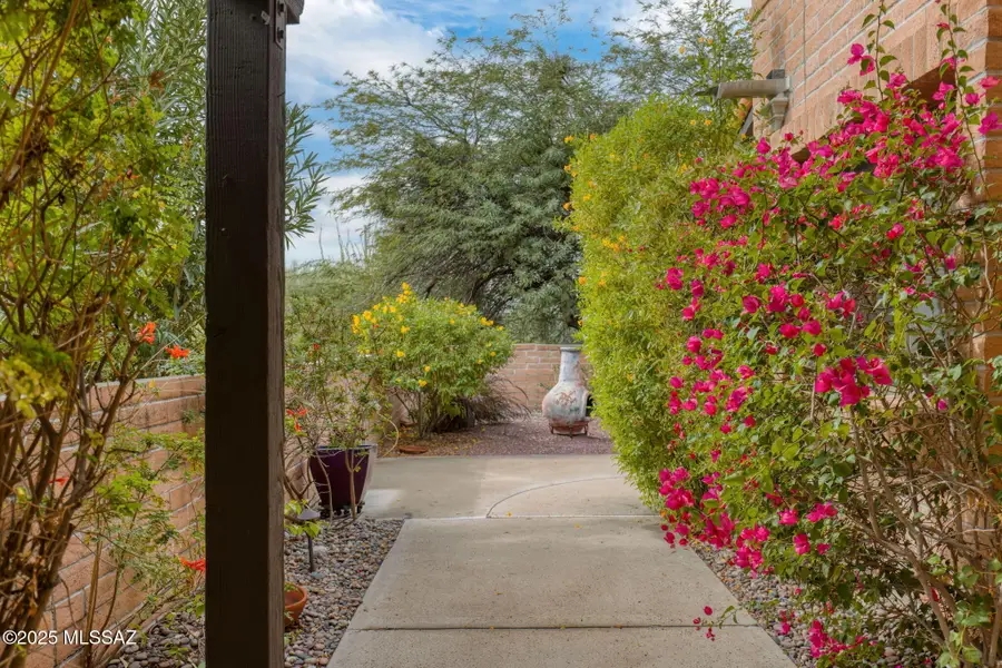 5501 N Camino Del Penoso, Tucson, AZ 85750 - Image #2