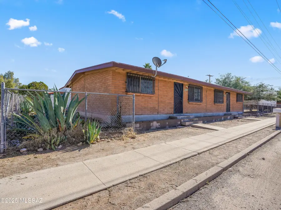 2001 S 3rd Avenue, Tucson, AZ 85713 - Image #2