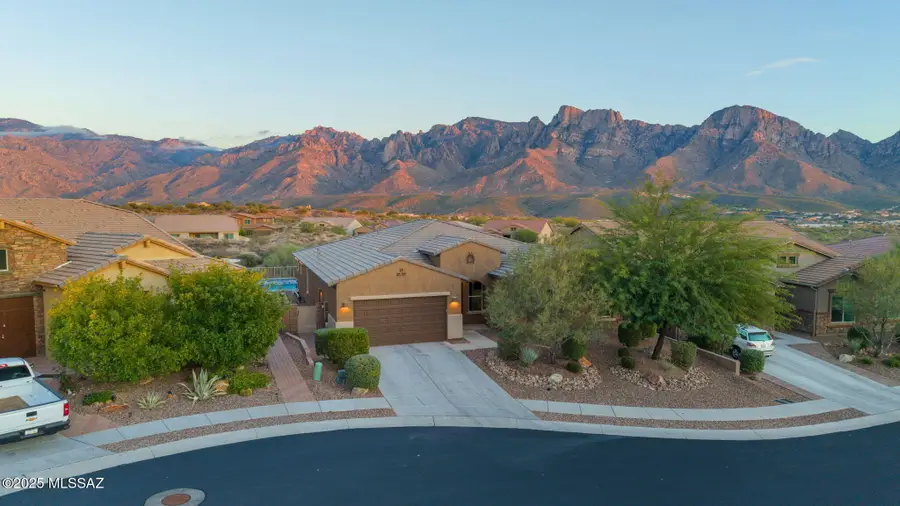 11780 N Silverwood Drive, Oro Valley, AZ 85737 - Image #2