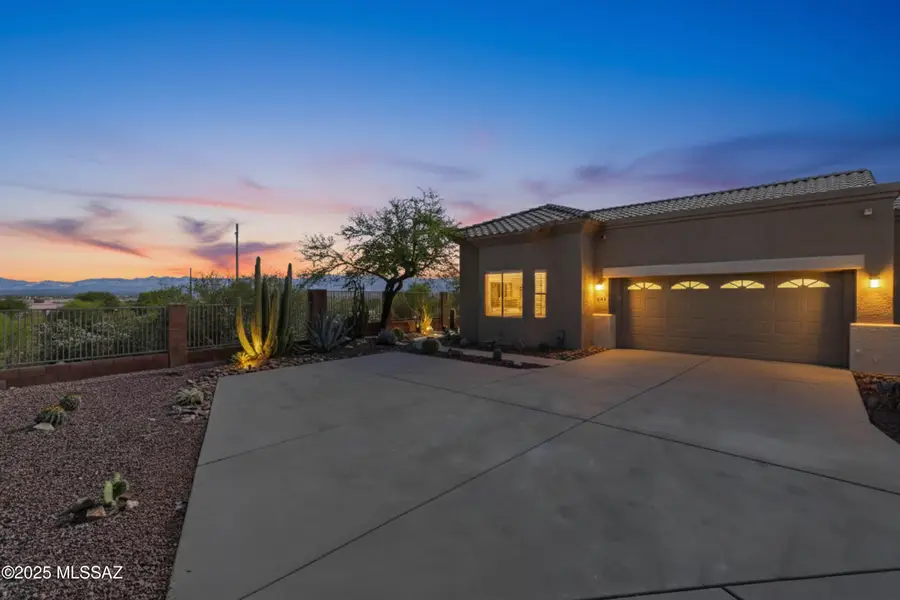 660 N Cedar Bend Avenue, Green Valley, AZ 85614 - Image #2