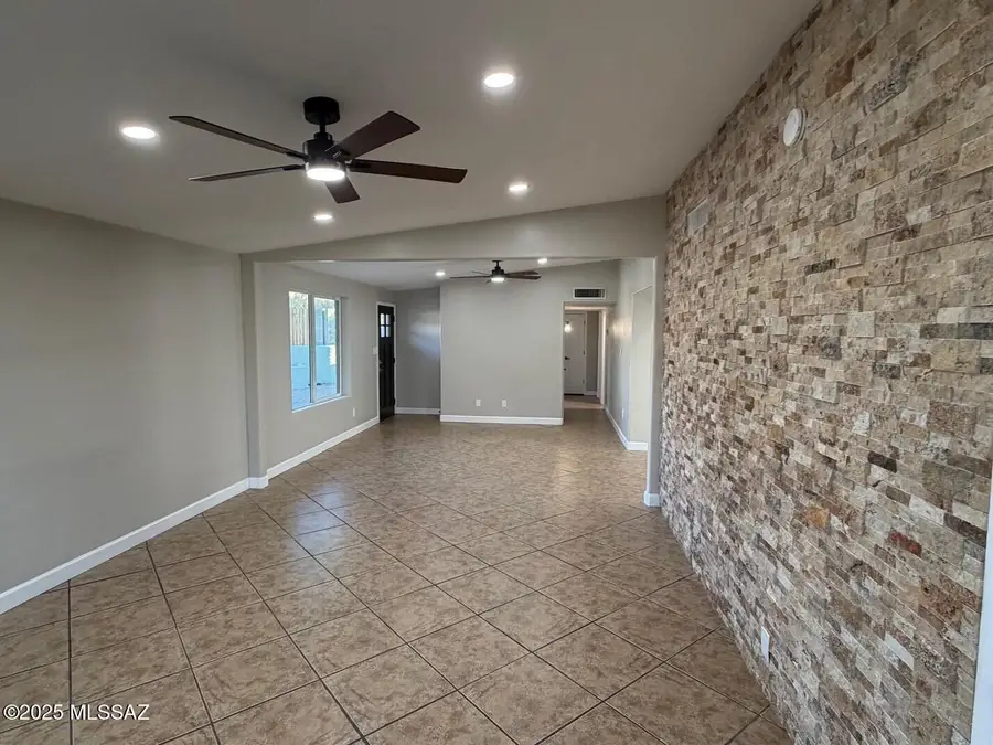 9780 E Hollow Place, Tucson, AZ 85748 - Image #2