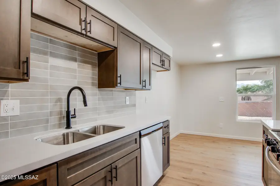 3303 S Manitoba Avenue, Tucson, AZ 85730 - Image #2