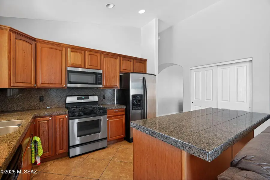 286 E Shore Cliff Place, Oro Valley, AZ 85737 - Image #2