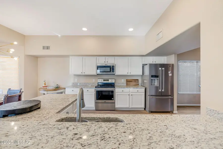 11143 N Divot Drive, Tucson, AZ 85737 - Image #2