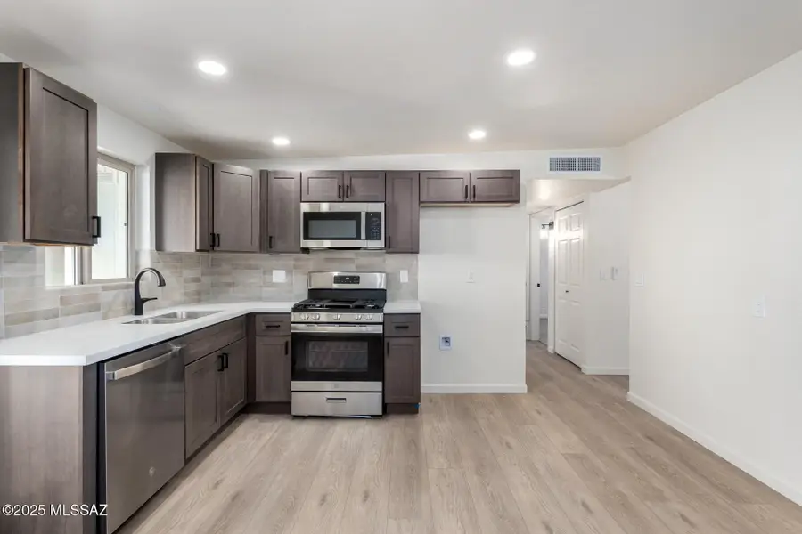 2334 E Hidalgo Vista, Tucson, AZ 85713 - Image #2