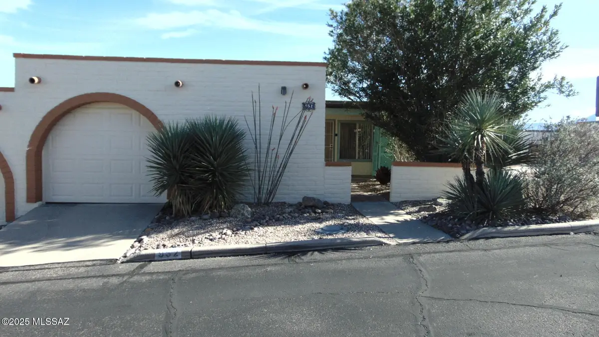 952 W Camino Asturias, Green Valley, AZ 85622 - Image #1