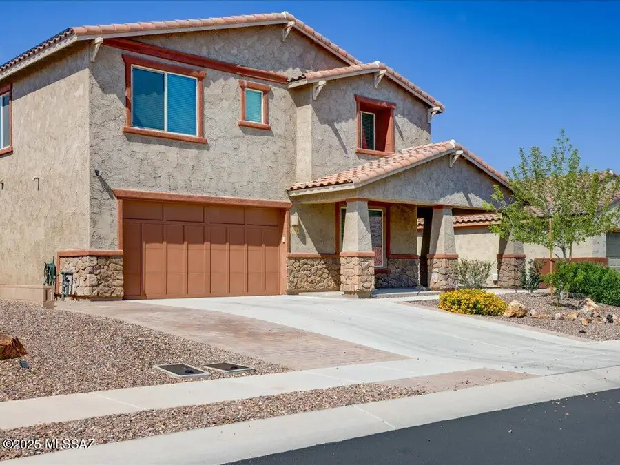 1093 E Silver Ray Drive, Oro Valley, AZ 85737 - Image #2