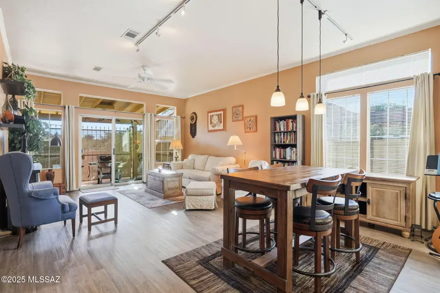 567 W Parkwood Court, Green Valley, AZ 85614 - Image #2