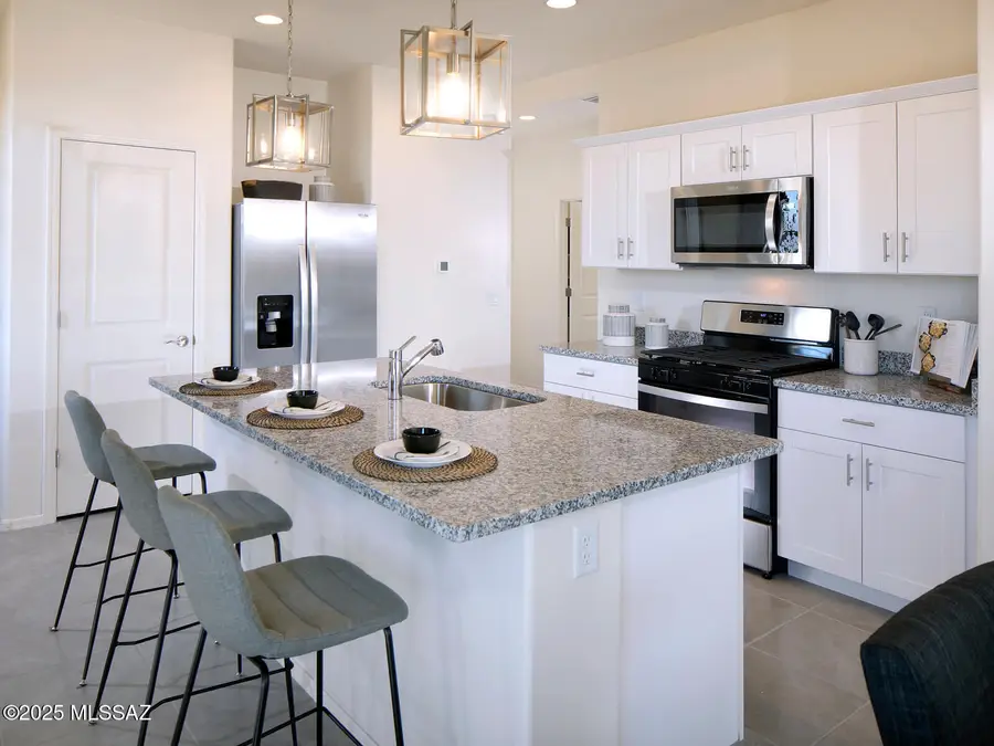 9807 N Summerstone Avenue, Tucson, AZ 85743 - Image #2