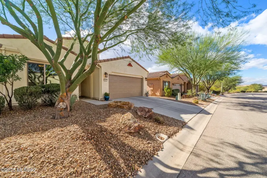 883 N Broken Hills Drive, Green Valley, AZ 85614 - Image #2