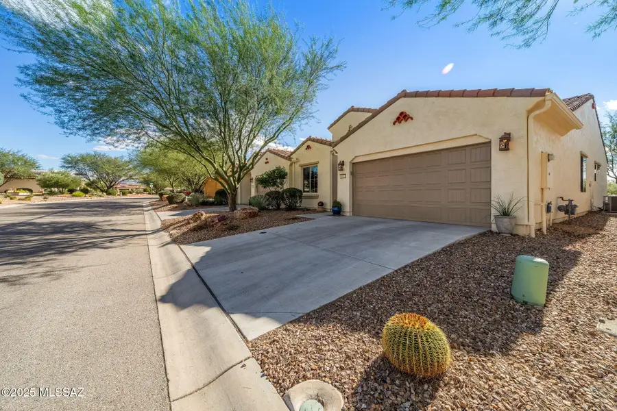 883 N Broken Hills Drive, Green Valley, AZ 85614 - Image #3
