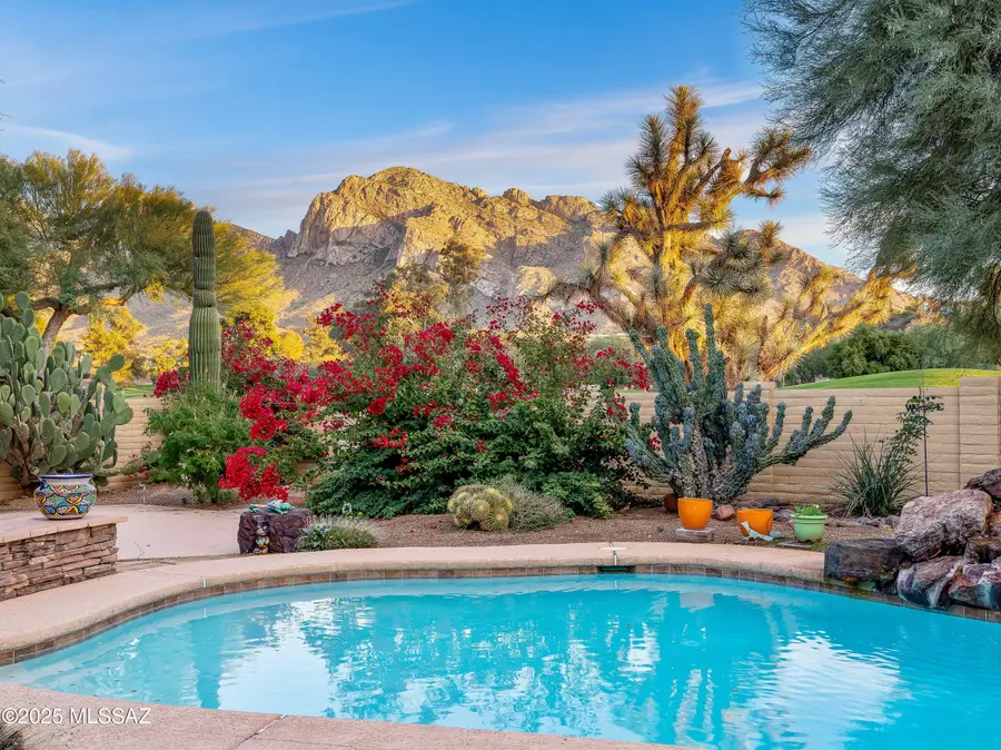 565 W Golf View Drive, Oro Valley, AZ 85737 - Image #2