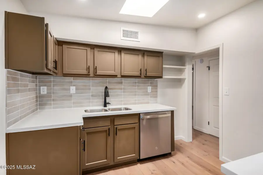 2412 E Warwick, Tucson, AZ 85713 - Image #2