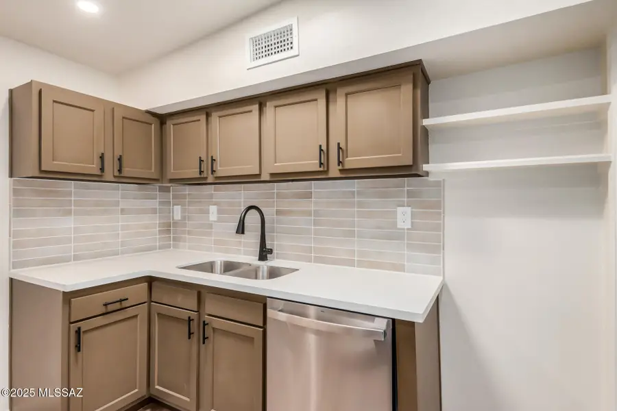 2412 E Warwick, Tucson, AZ 85713 - Image #3