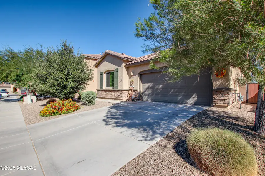 12098 N Walz Drive, Marana, AZ 85653 - Image #2