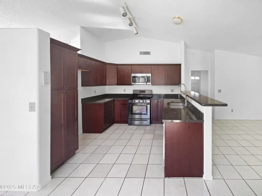 1792 W Ransom Oaks, Tucson, AZ 85746 - Image #2
