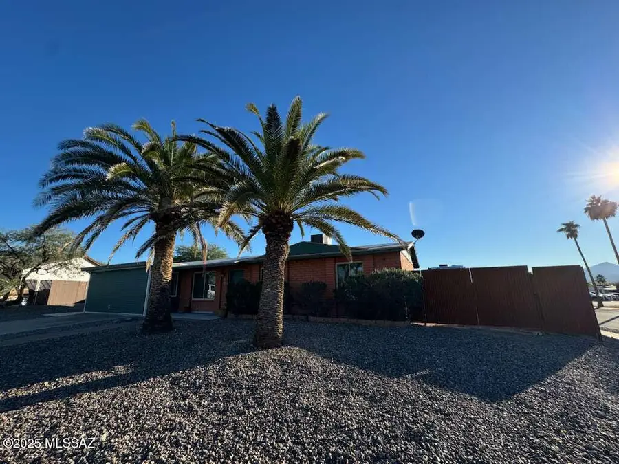 7836 N Soledad Avenue, Tucson, AZ 85741 - Image #2