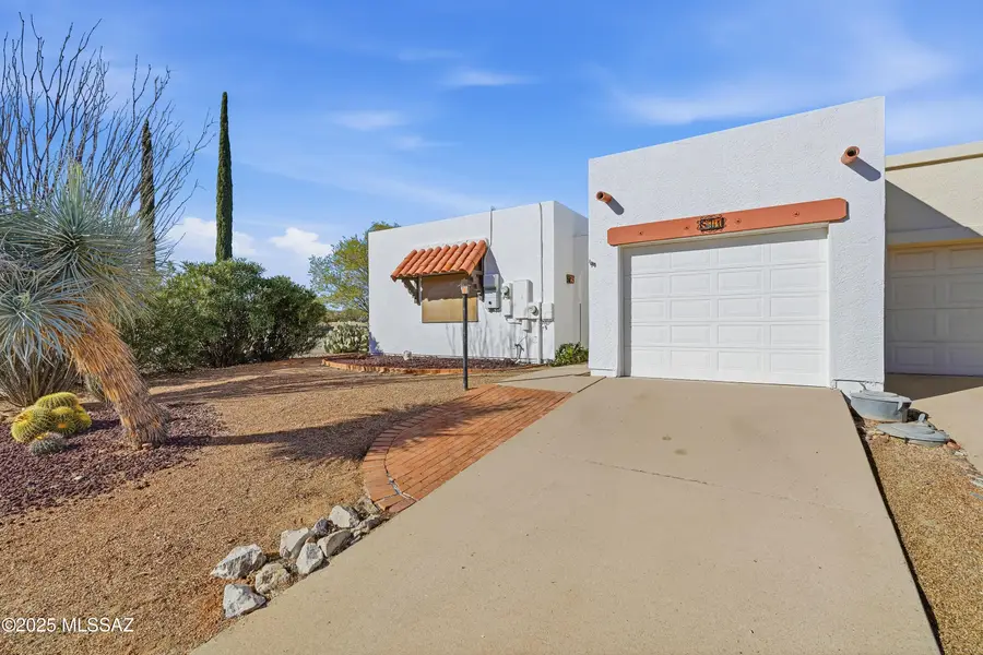 871 N Camino De Luz, Green Valley, AZ 85614 - Image #2