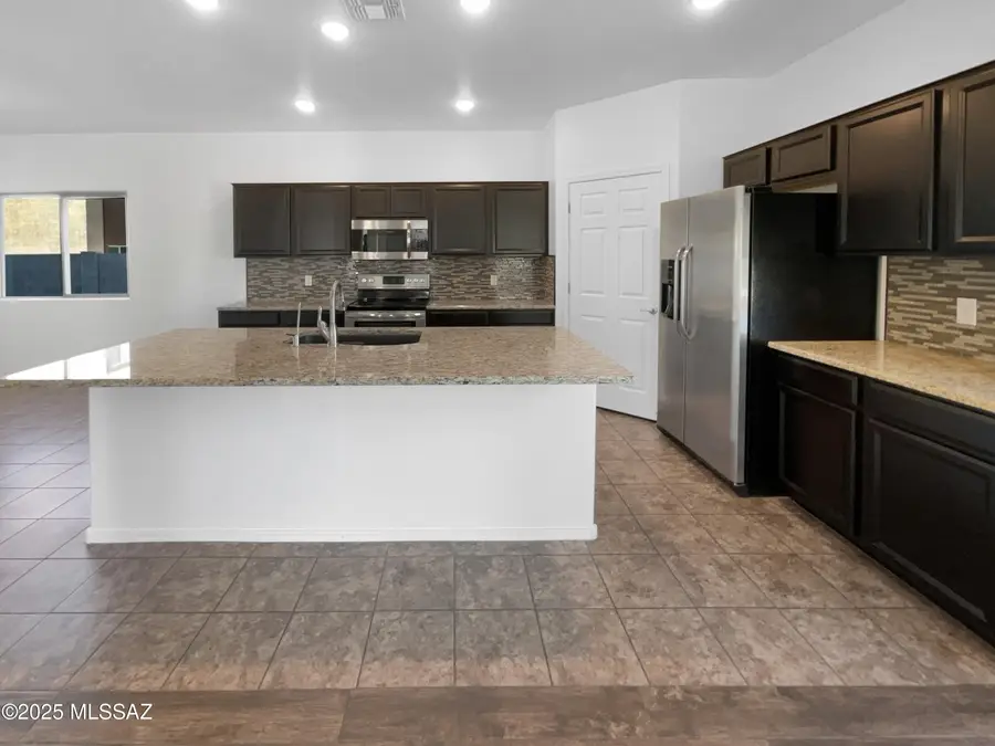 6555 E Brushback Loop, Tucson, AZ 85756 - Image #2