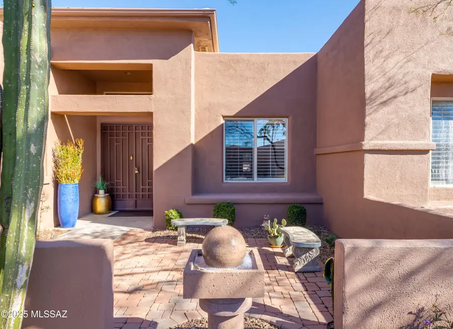 13828 N Topflite Drive, Oro Valley, AZ 85755 - Image #2