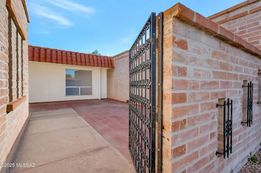 4206 N Limberlost Place, Tucson, AZ 85705 - Image #2