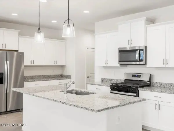 13221 E Paul Marsh Drive, Tucson, AZ 85747