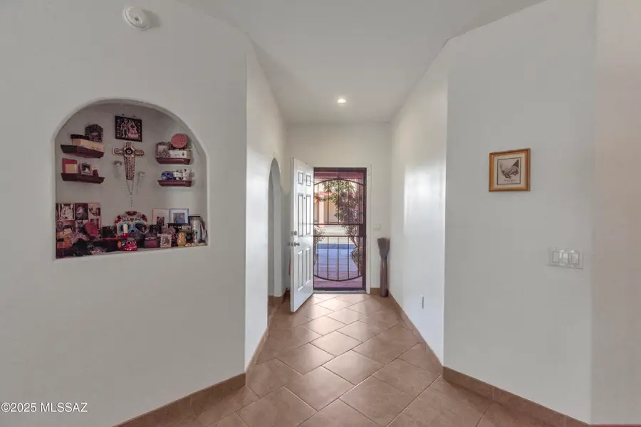 1999 W Bramburgh Court, Tucson, AZ 85713 - Image #3