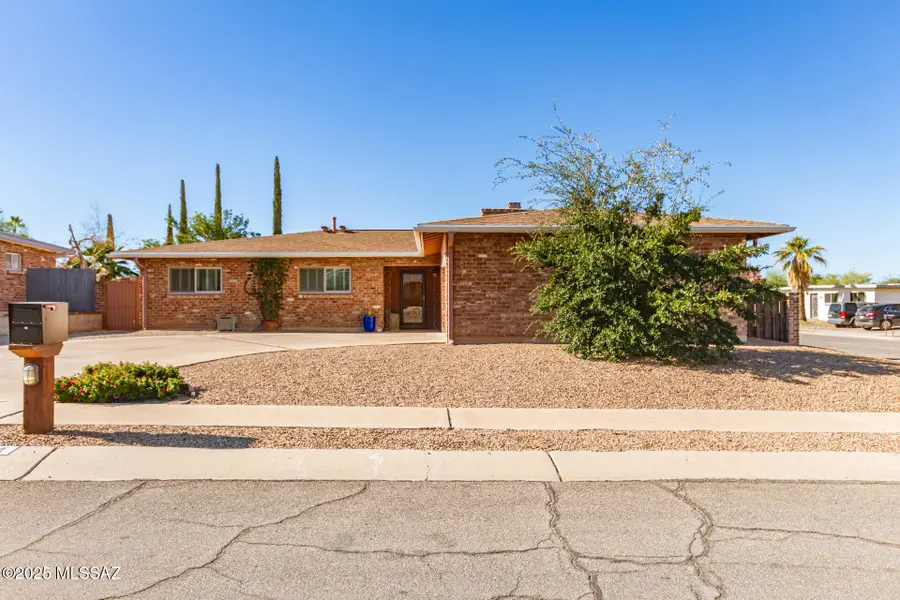 971 N Larry Place, Tucson, AZ 85710 - Image #2