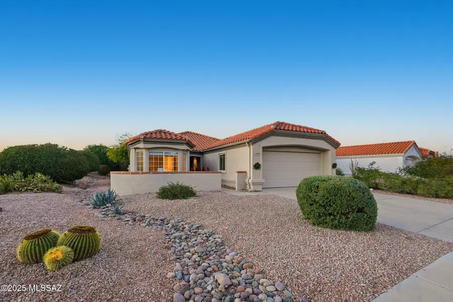 13941 N Trade Winds Way, Oro Valley, AZ 85755 - Image #2