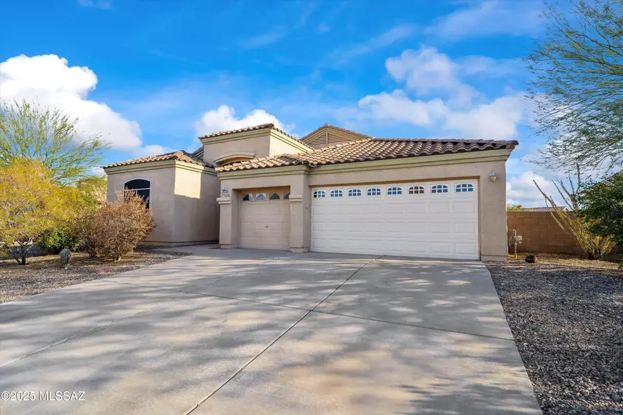 7649 S Pacific Willow Drive, Tucson, AZ 85747 - Image #2