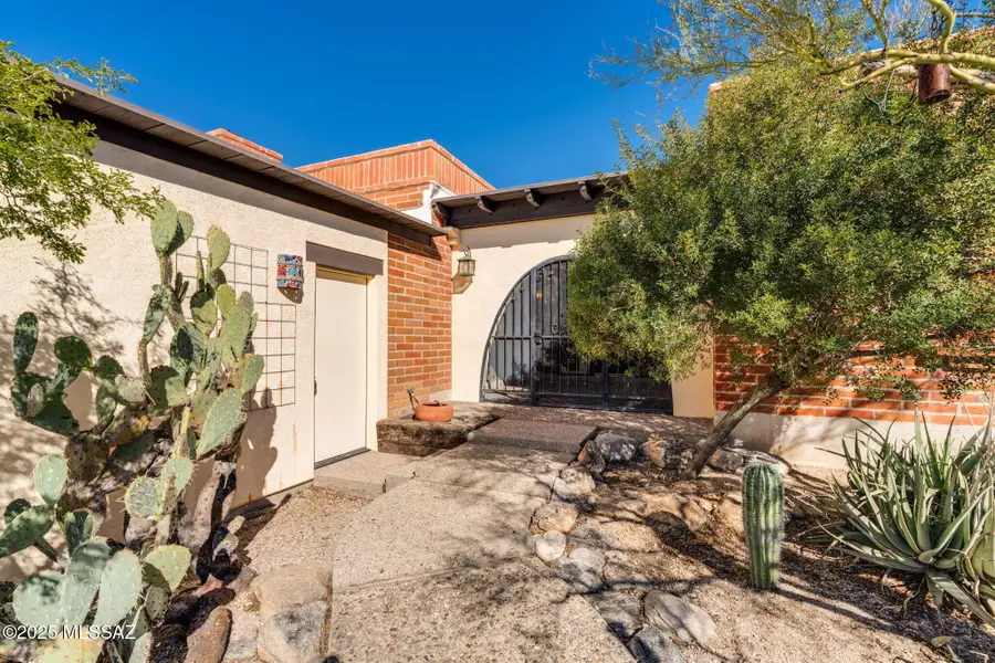 2551 E Cerrada Adelita, Tucson, AZ 85718 - Image #2