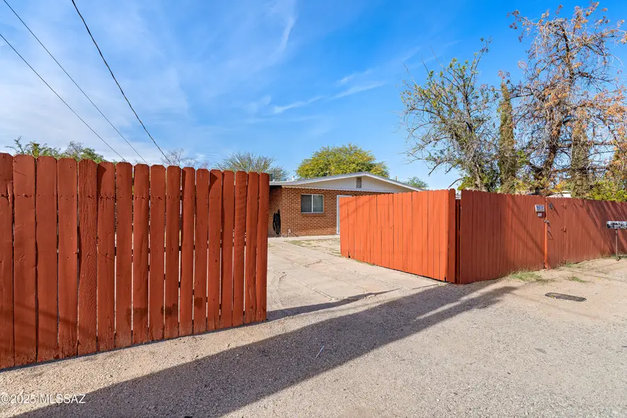 720 S Columbus Boulevard, Tucson, AZ 85711 - Image #2
