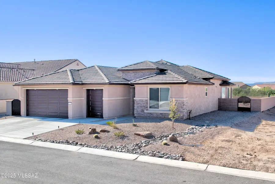 1915 N Banneker Lane, Green Valley, AZ 85614 - Image #2