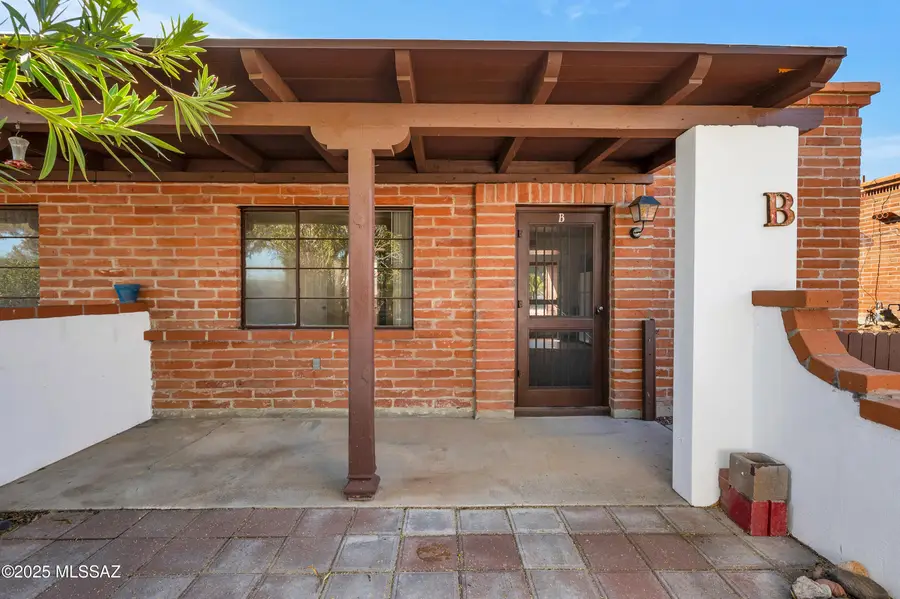 341 W Camino Penasco #B, Green Valley, AZ 85614 - Image #3