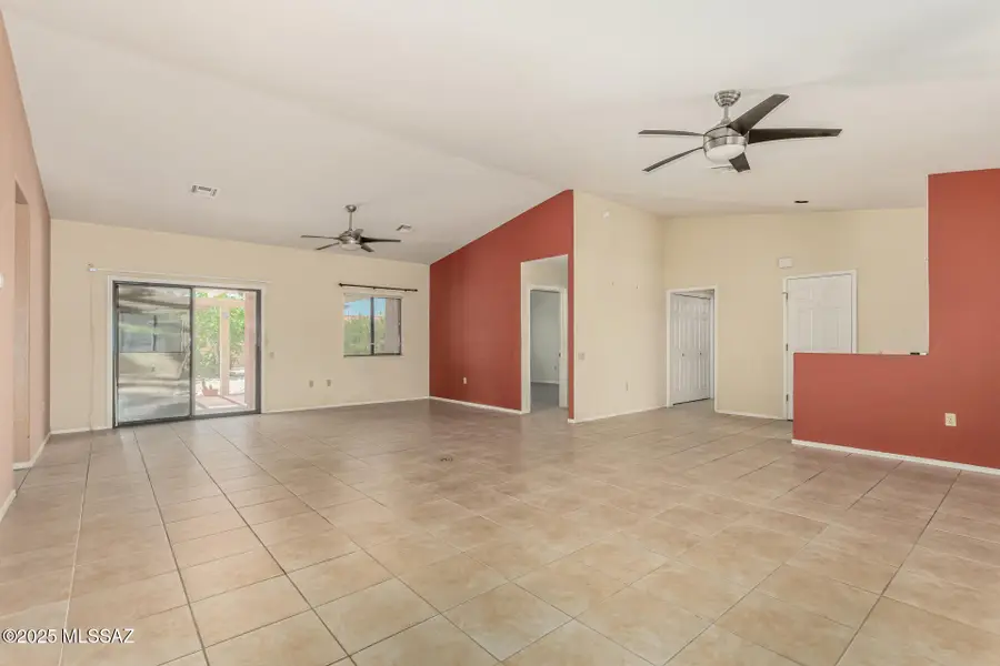 4792 S Meadow Ridge Drive, Green Valley, AZ 85622 - Image #2