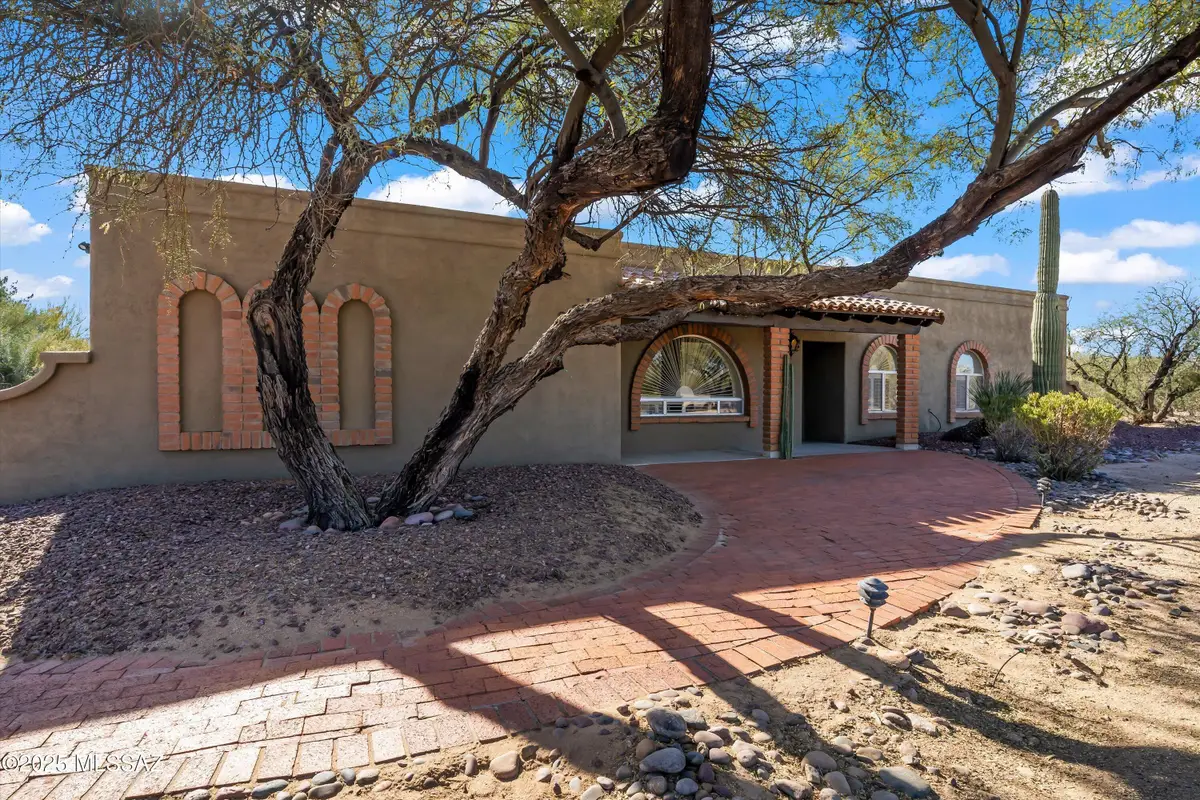 901 W Calle De Julio, Green Valley, AZ 85614 - Image #1