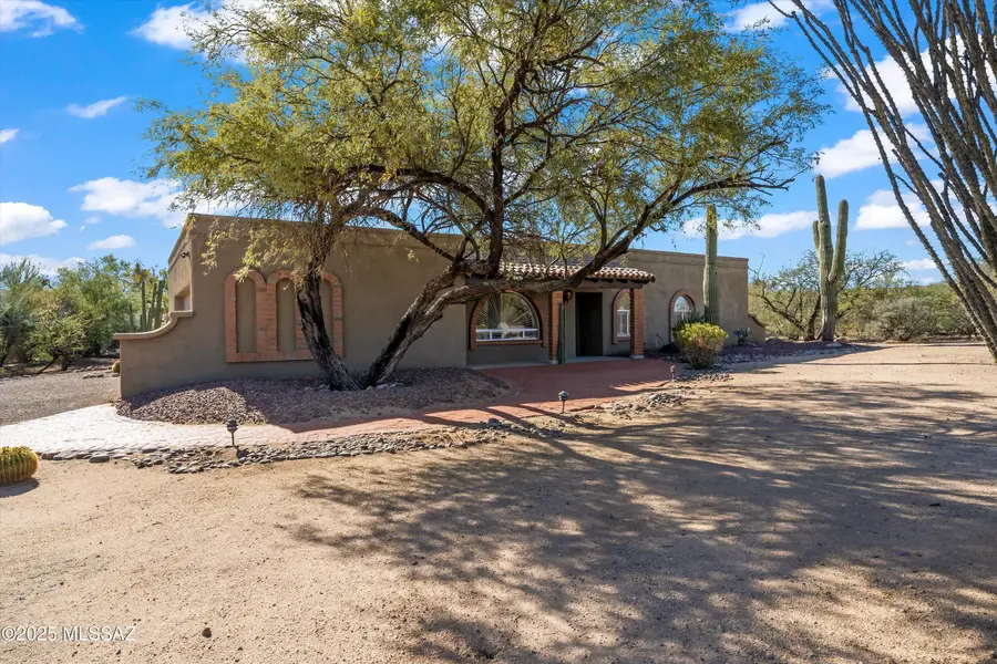 901 W Calle De Julio, Green Valley, AZ 85614 - Image #2