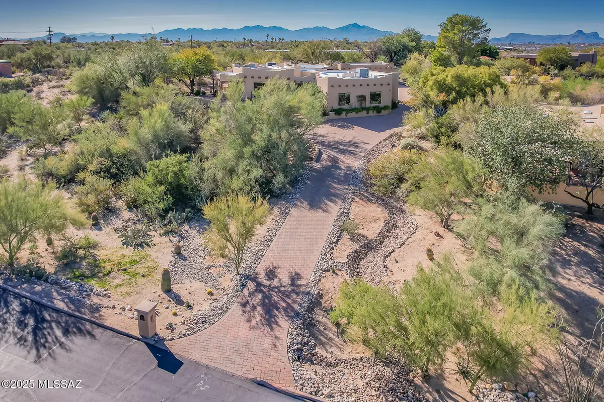 9635 N Calle El Milagro, Oro Valley, AZ 85737 - Image #1