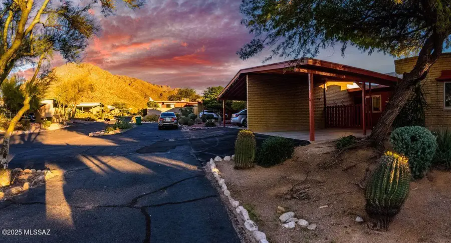 126 E Mountain Morning Drive, Oro Valley, AZ 85704 - Image #2