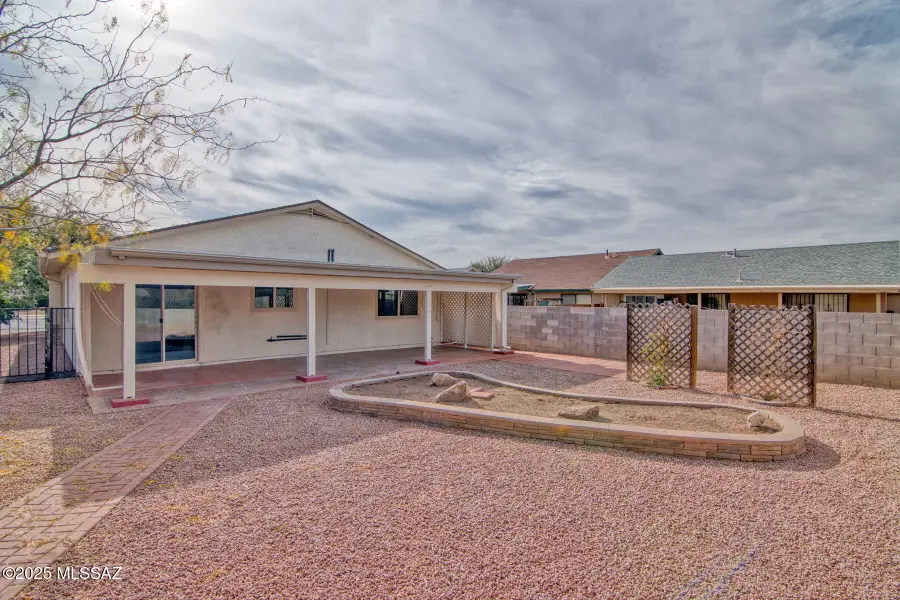 8825 E Fruit Tree Drive, Tucson, AZ 85730 - Image #2