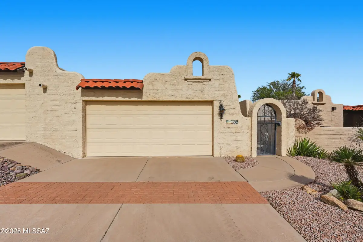 950 W Calle Del Regalo, Green Valley, AZ 85614 - Image #1
